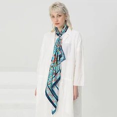 Selendang Sutera Ikan dengan Rolled Tangan