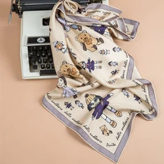 Reka bentuk sendiri sutera selendang untuk wanita